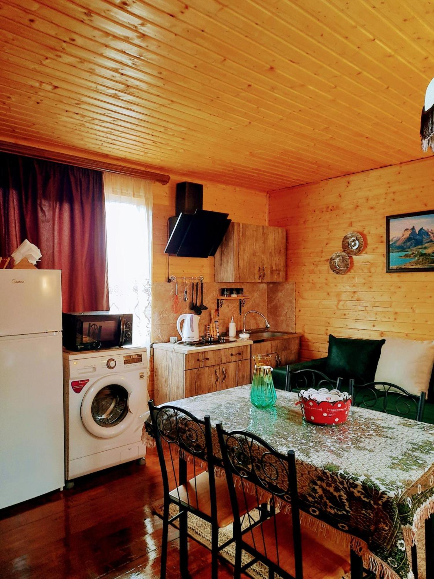 Family Hotel Maia - Cемейная Гостиница Майя Dashbashi Exteriör bild